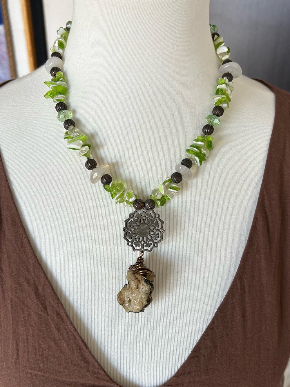 Green Crystal Chip Necklace with Decorative Pendant